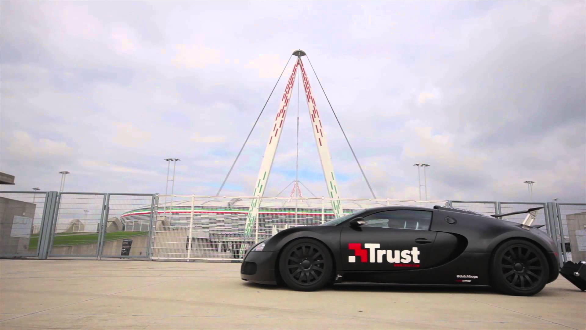 Bugatti Veyron с акустикой TRUST FIESTA PLUS